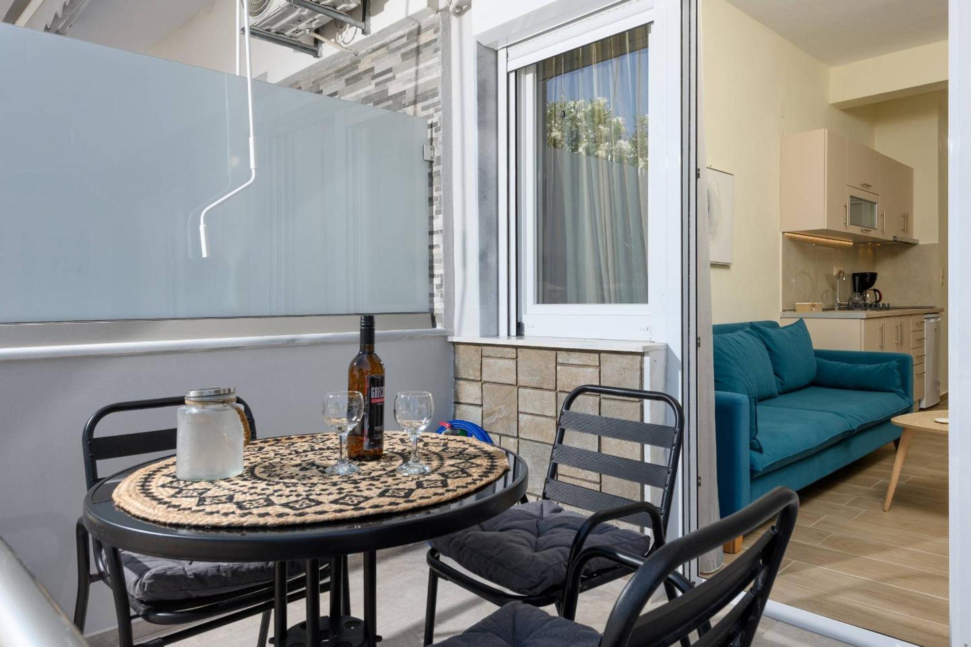 Chara Sea View Luxury House Apartment